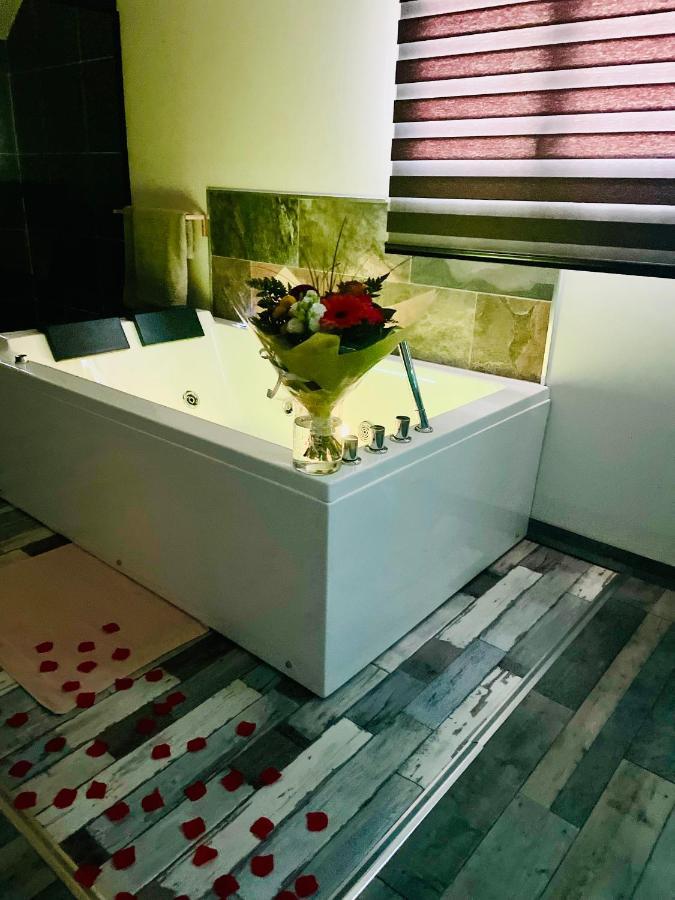 La Bulle De Romance - Love Room Tigy 外观 照片